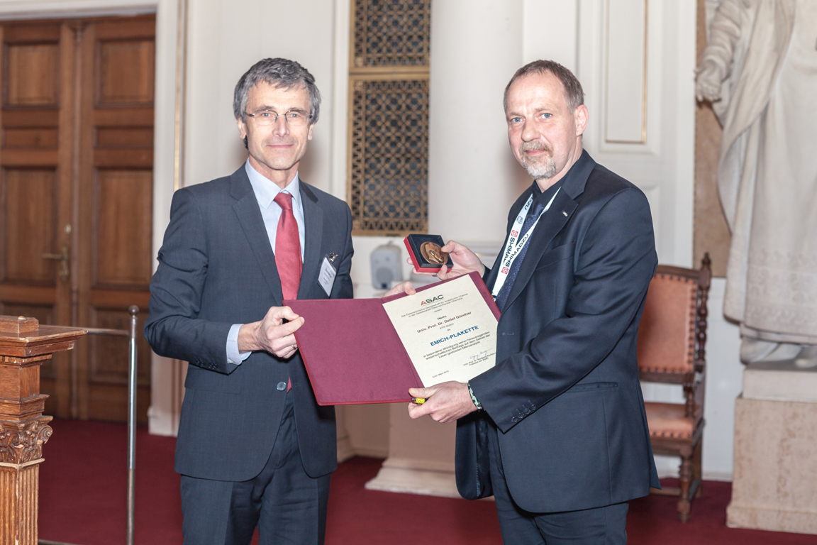 Emich-Plakette 2015 (Österreichische Gesellschaft für Massenspektroskopie) Award Ceremony (from left to right): Prof. Buchberger (ASAC) and Prof. Detlef Günther